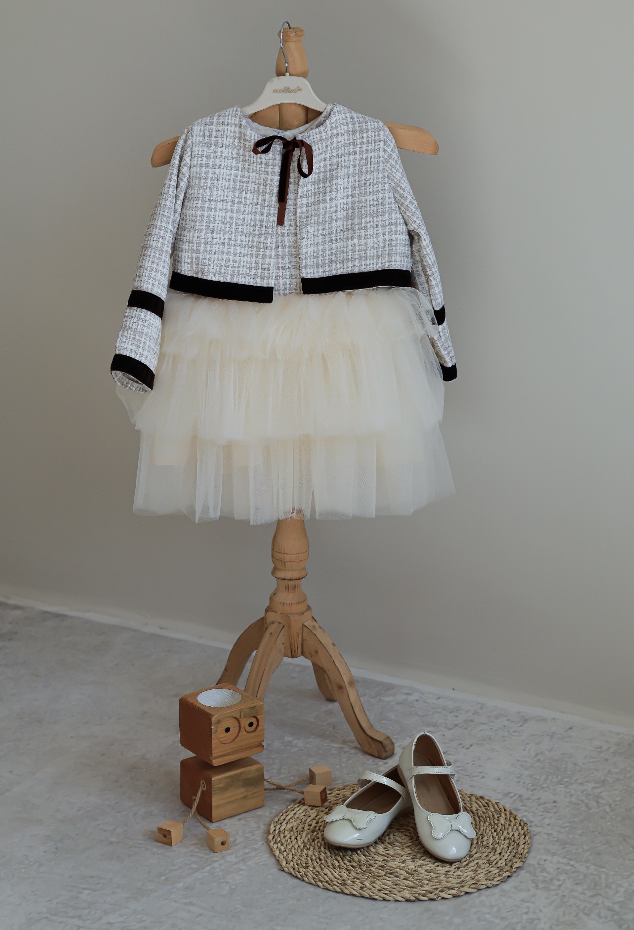 کت و سارافون دخترانه شنل کت و سارافون دخترانه شنل