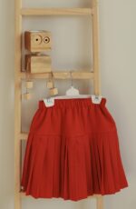 دامن قرمز رز