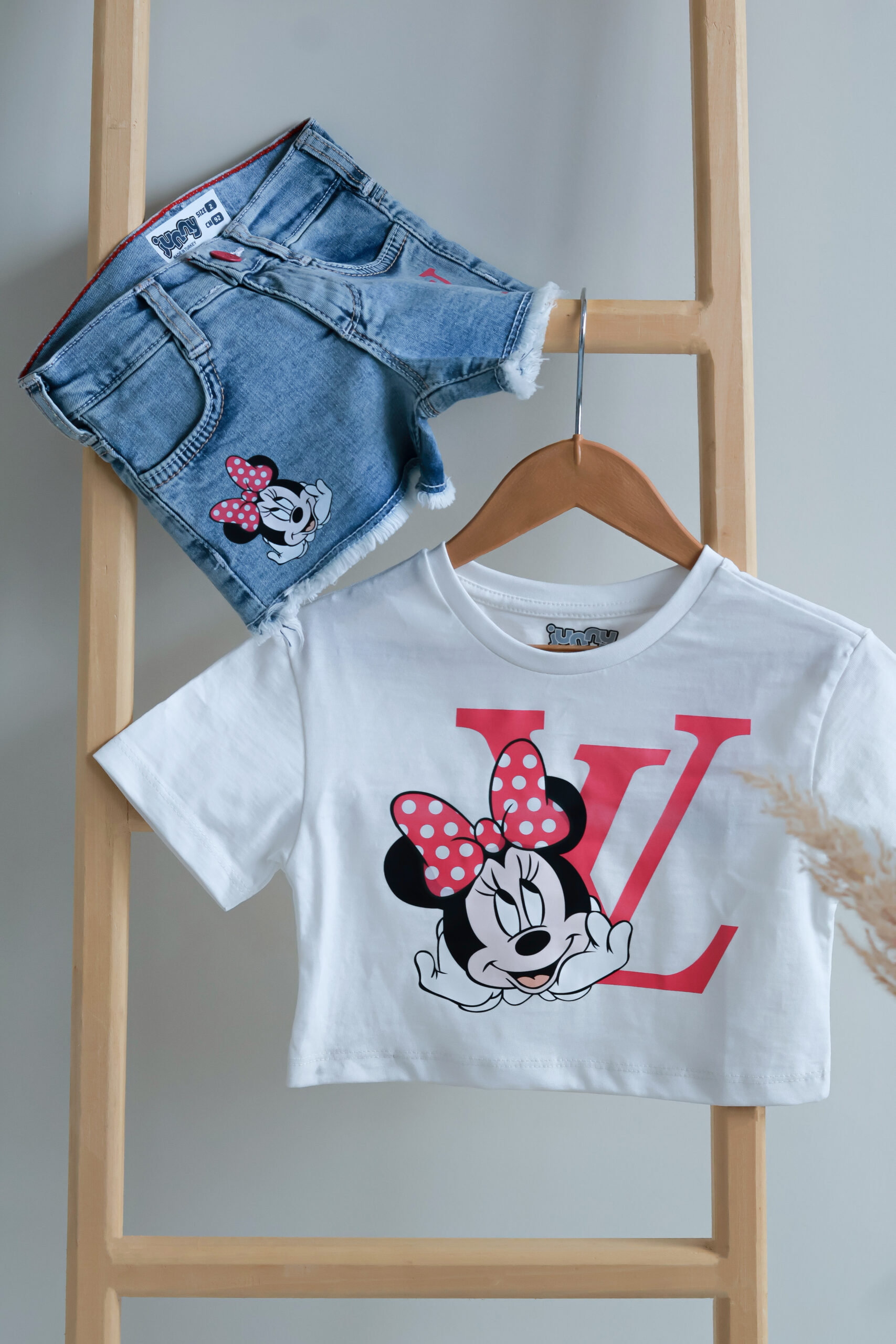 ست بلوز وشورتک میکی ست بلوز وشورتک میکی