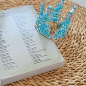 تاج گوجه ای آبی