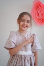 یراهن تاج گل کرمی